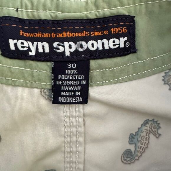 Reyn Spooner ~Mens Boardshorts ~ seahorse print ~ size 30 ~very light blue/green - Picture 8 of 8